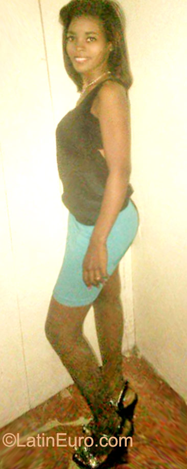 Date this funny Dominican Republic girl Alexia from San Pedro de Macoris DO23072