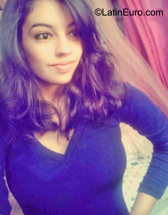 Date this attractive Brazil girl Paloma from Sao Paulo BR9439