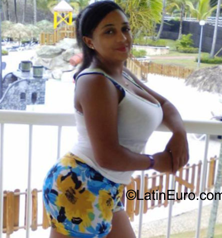 Date this delightful Dominican Republic girl Yesica from Higuey DO23175
