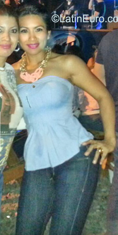 Date this tall Honduras girl Flavia from san pedro sula HN1691