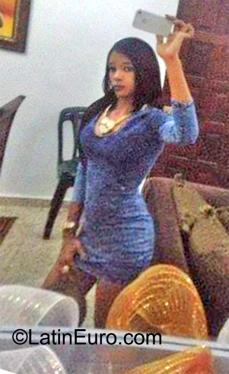 Date this exotic Dominican Republic girl Estefany from Santo Domingo DO23238