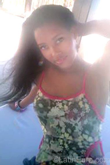 Date this tall Dominican Republic girl Alexia from La Vega DO23292