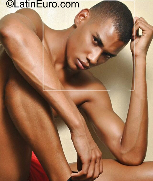 Date this funny Dominican Republic man Luis from Santo Domingo DO23300