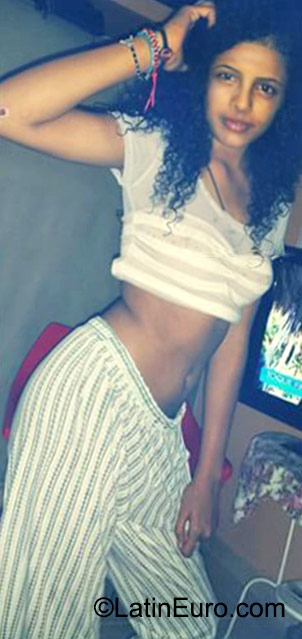 Date this good-looking Dominican Republic girl Massiel from Santo Domingo DO23320