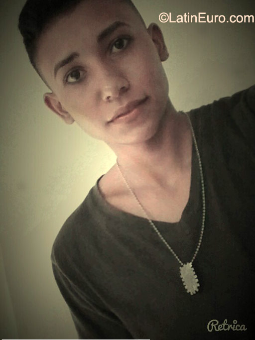 Date this fun Honduras man Junior from san pedro sula HN1706