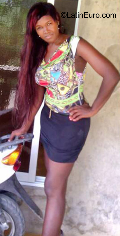Date this delightful Dominican Republic girl Carmen from La Vega DO23356