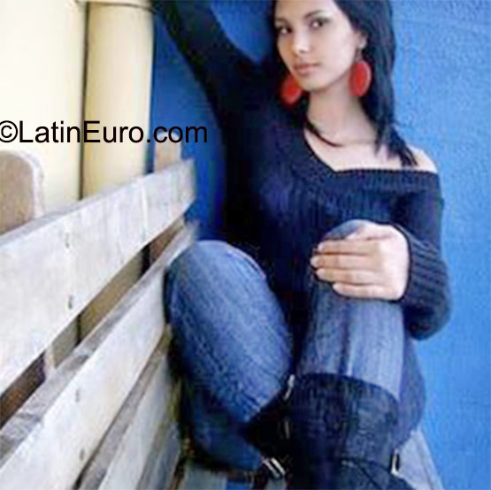 Date this happy Honduras girl Sidia from Tegucigalpa HN1716