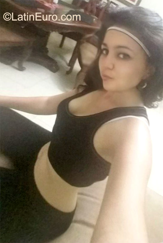 Date this good-looking Honduras girl Paola from Comayagua HN1720