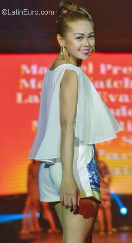 Date this attractive Philippines girl Geraldine from Cagayan De Oro City PH822