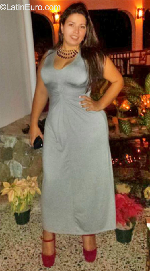 Date this voluptuous Honduras girl Samary from Tegucigalpa HN1731
