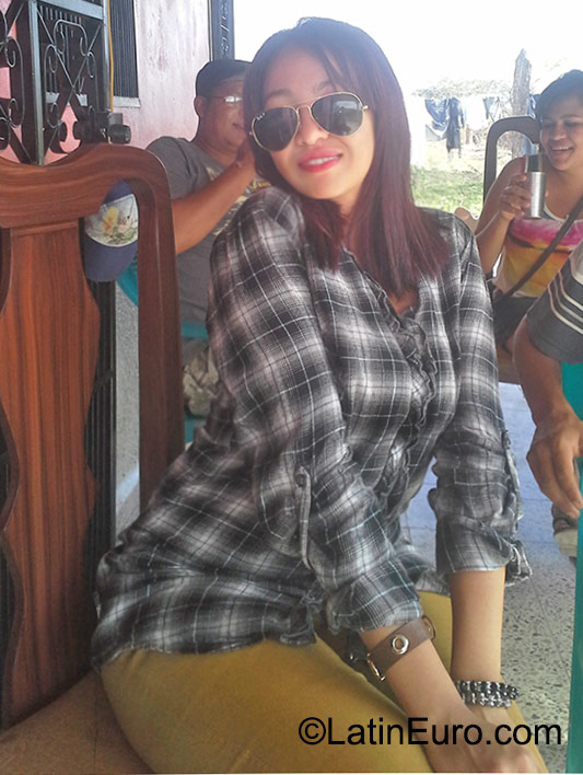 Date this attractive Honduras girl Paty from Tegucigalpa HN1738