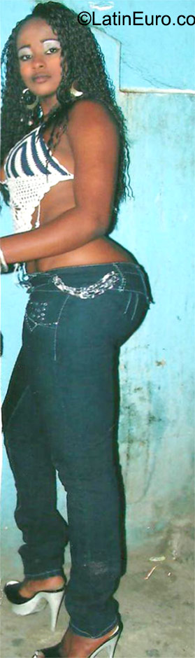 Date this voluptuous Dominican Republic girl Natashia from Santo Domingo DO23469