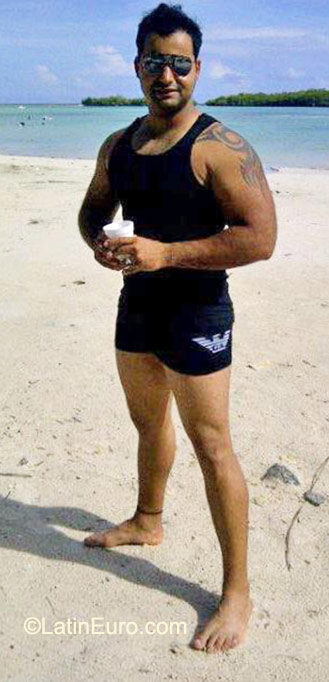 Date this delightful Dominican Republic man Emilo from Santo Domingo DO23478