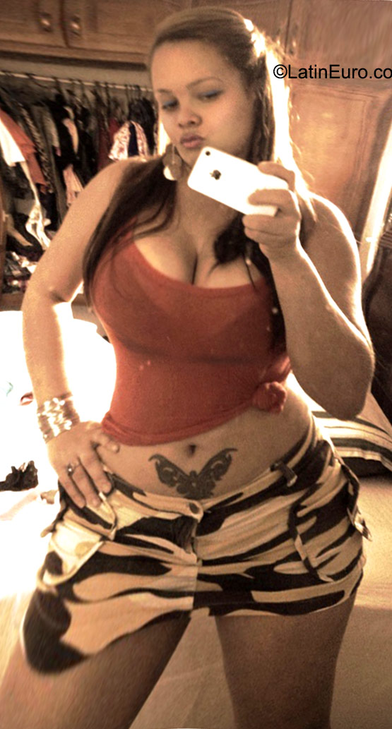 Date this passionate Dominican Republic girl Cristal from Santo Domingo DO23488