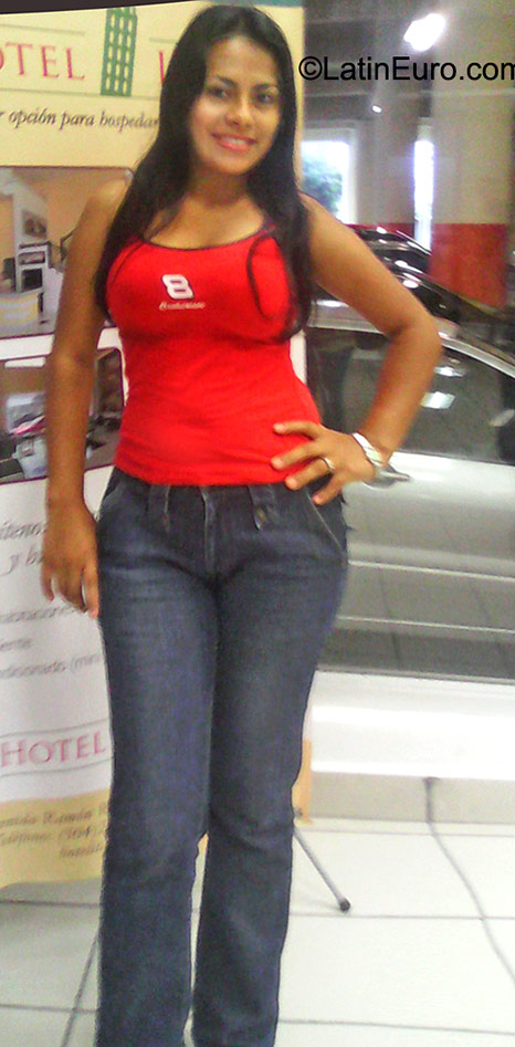 Date this hard body Honduras girl Elizabeth from La Ceiba HN1742