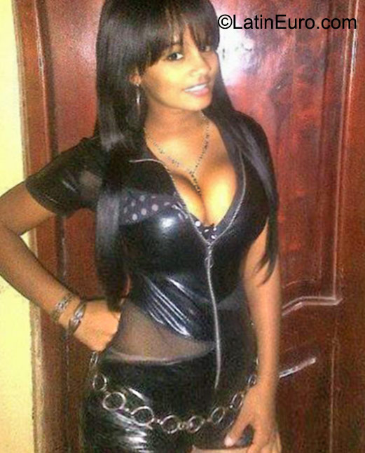Date this cute Dominican Republic girl Brenda from Santo Domingo DO23506