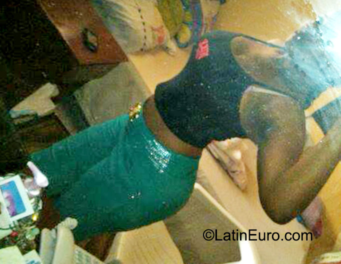 Date this lovely Dominican Republic girl Cindy from Santo Domingo DO23518