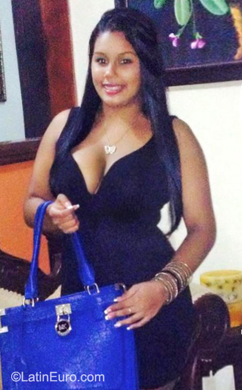 Date this cute Dominican Republic girl Nikarinia from Dajabon DO23562