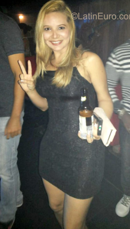 Date this sensual Brazil girl Cristina from Recife BR9473
