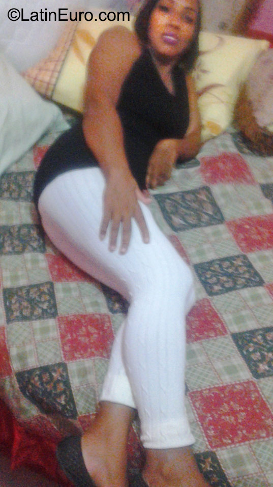 Date this funny Dominican Republic girl Magy from Santo Domingo DO23622