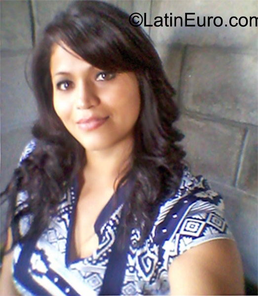 Date this sensual Honduras girl Delmi from Tegucigalpa HN1772