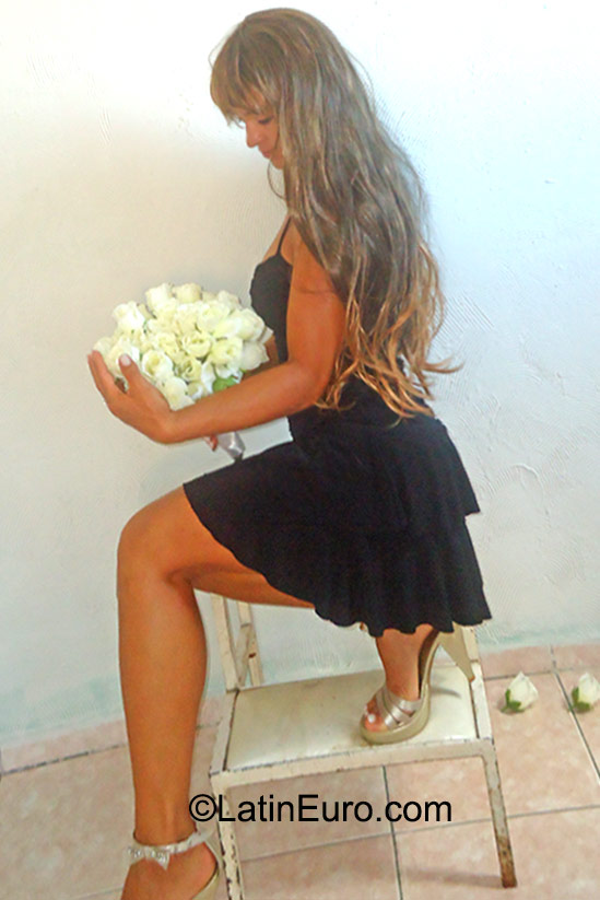 Date this athletic Brazil girl Bela from Recife BR9544