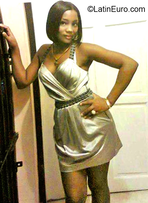 Date this hard body Dominican Republic girl Rosangela from Santo Domingo DO23704