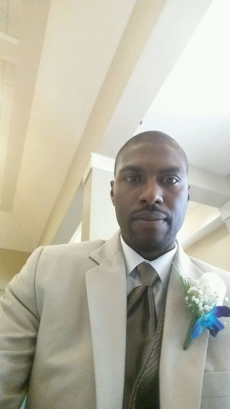 Date this voluptuous United States man Jaleel from Chicago US16625