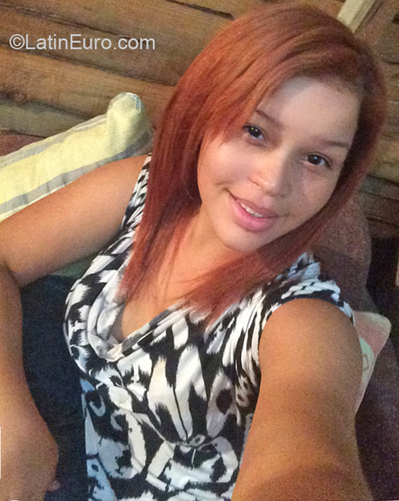 Date this charming Dominican Republic girl Yemi from Santiago DO23763