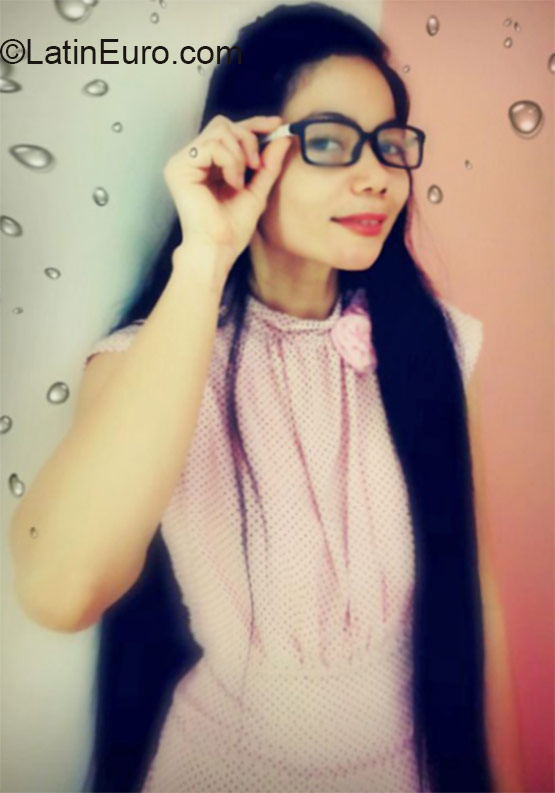 Date this tall Philippines girl Merlitia from Manila PH836