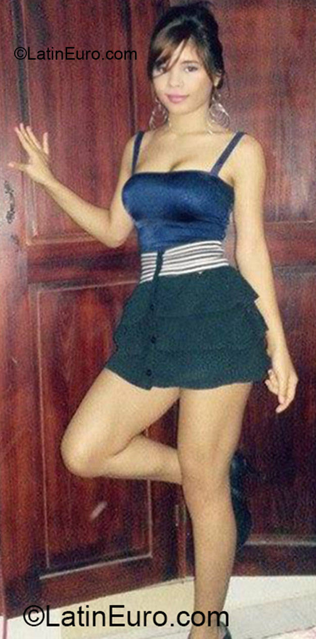 Date this charming Dominican Republic girl Nathy from Santiago DO23831