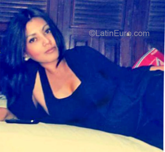 Date this beautiful Honduras girl Isis from Tegucigalpa HN1817