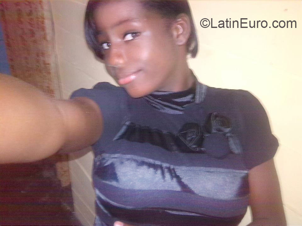 Date this young Dominican Republic girl Kimberly from Santo Domingo DO23911