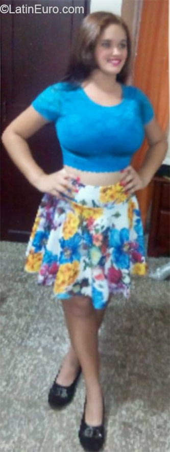 Date this pretty Dominican Republic girl Genesis from Santo Domingo DO23922