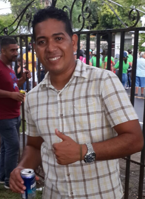 Date this tall Panama man Bolivar from Panama City PA755