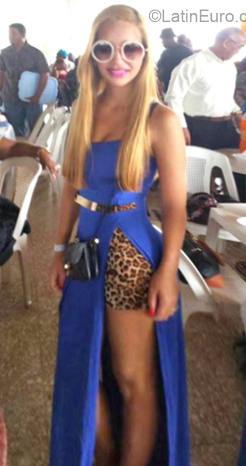 Date this exotic Dominican Republic girl Esthefany from Mao DO24117