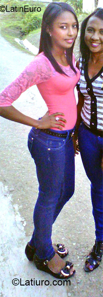 Date this nice looking Dominican Republic girl Vanessa from Puerto Plata DO24129