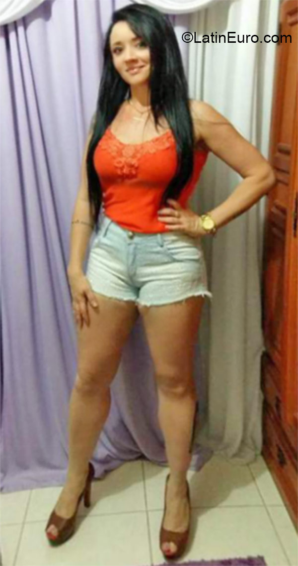 Date this delightful Brazil girl Barbara from Rio De Janeiro BR9525