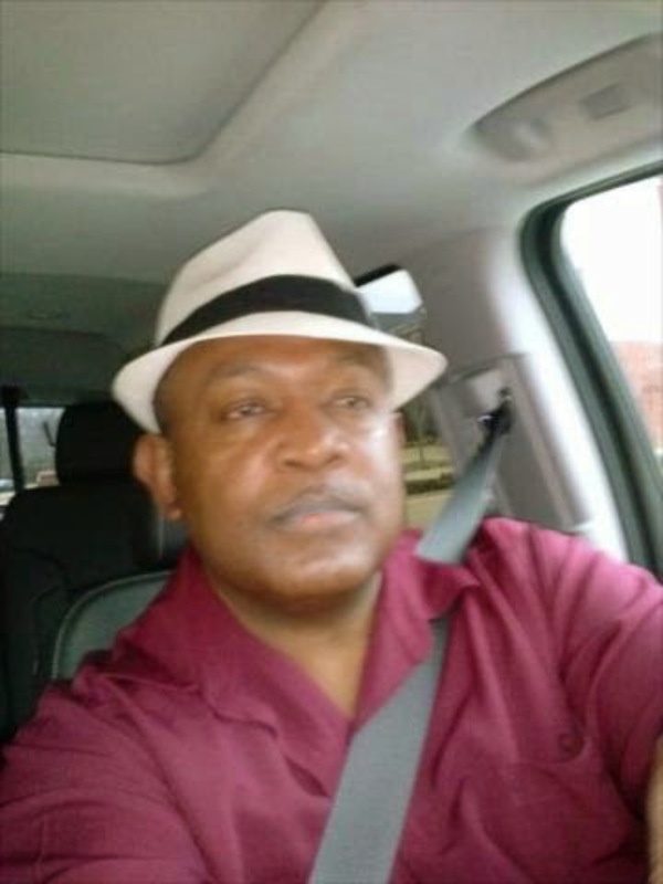 Date this attractive United States man Elmo from Memphis US16798