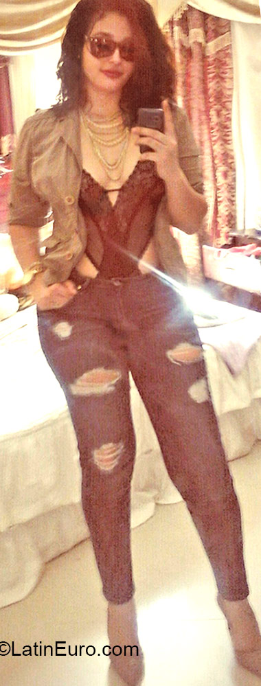 Date this gorgeous Dominican Republic girl Adriana from Santo Domingo DO24202