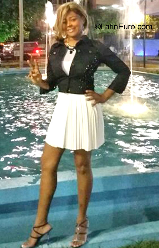 Date this young Panama girl Cecilia from Panama PA802