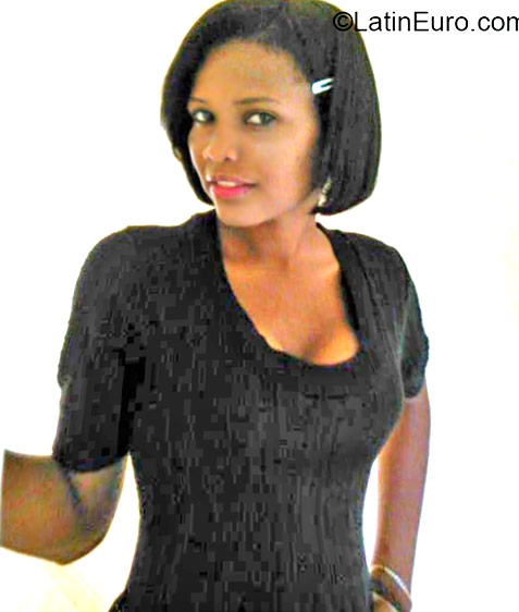 Date this good-looking Dominican Republic girl Rebeca from Santo Domingo DO24268