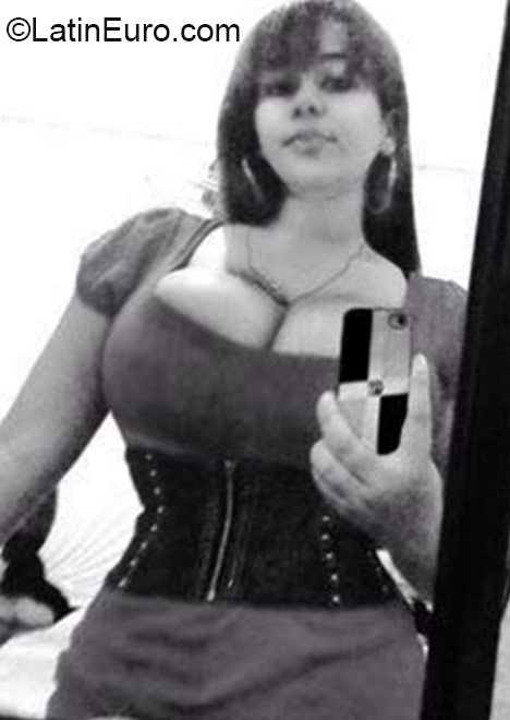 Date this gorgeous Dominican Republic girl Rosa from Santo Domingo DO24298