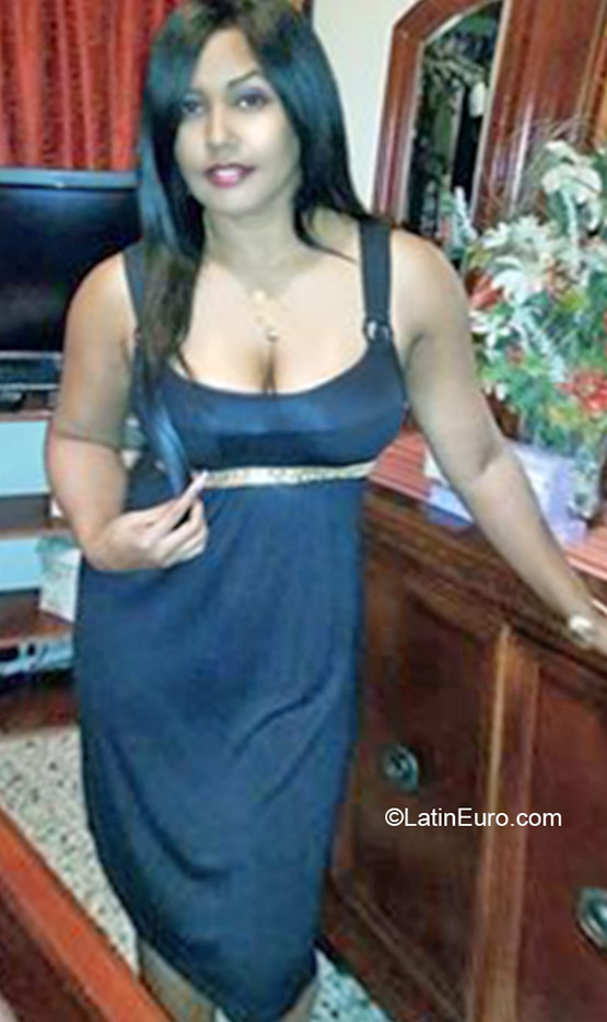 Date this beautiful Dominican Republic girl Rosy from Santo Domingo DO24322