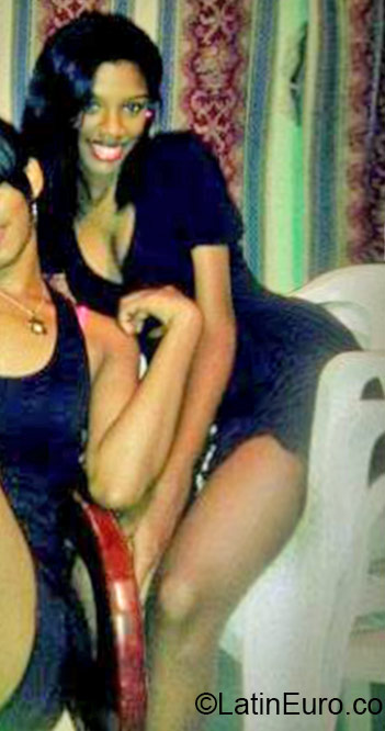 Date this beautiful Dominican Republic girl Dania from Santo Domingo DO24336