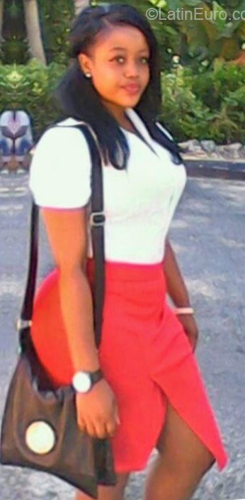 Date this charming Jamaica girl Shanon from Kingston JM2230