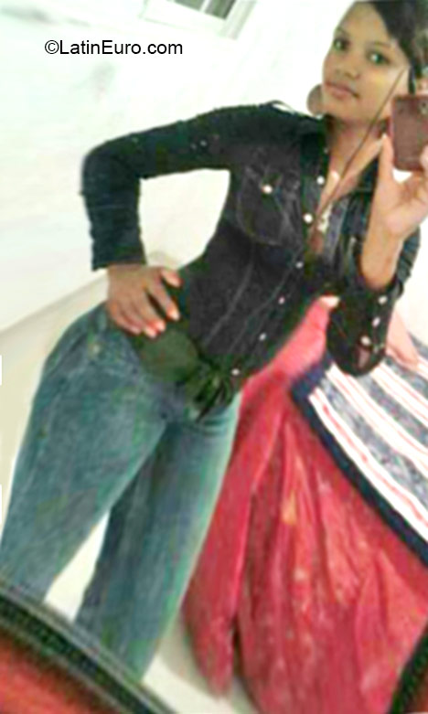 Date this fun Dominican Republic girl Elizabeth from La Vega DO24347