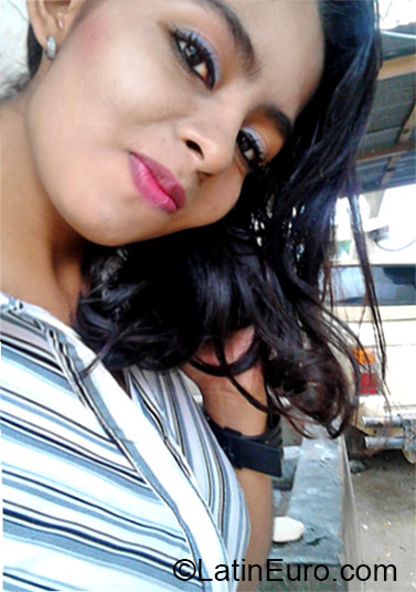 Date this hard body Honduras girl Marina from Tela HN1897