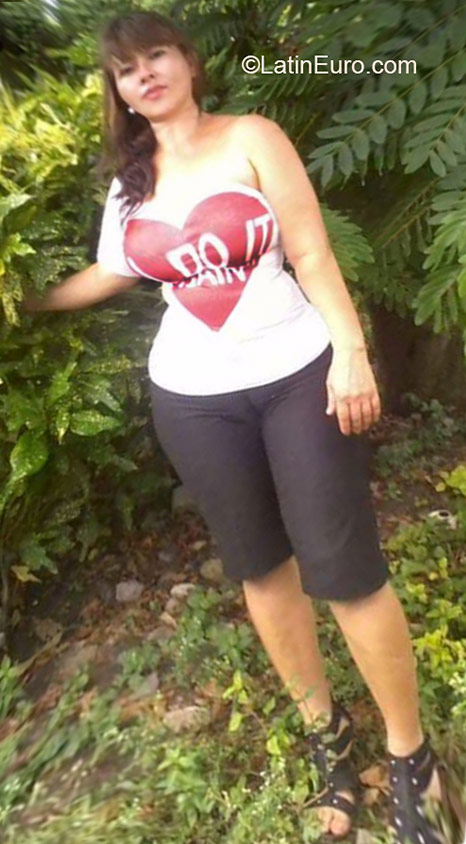 Date this tall Honduras girl Dina from La Ceiba HN1898
