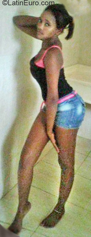 Date this fun Dominican Republic girl Aderlin from higuey DO24368